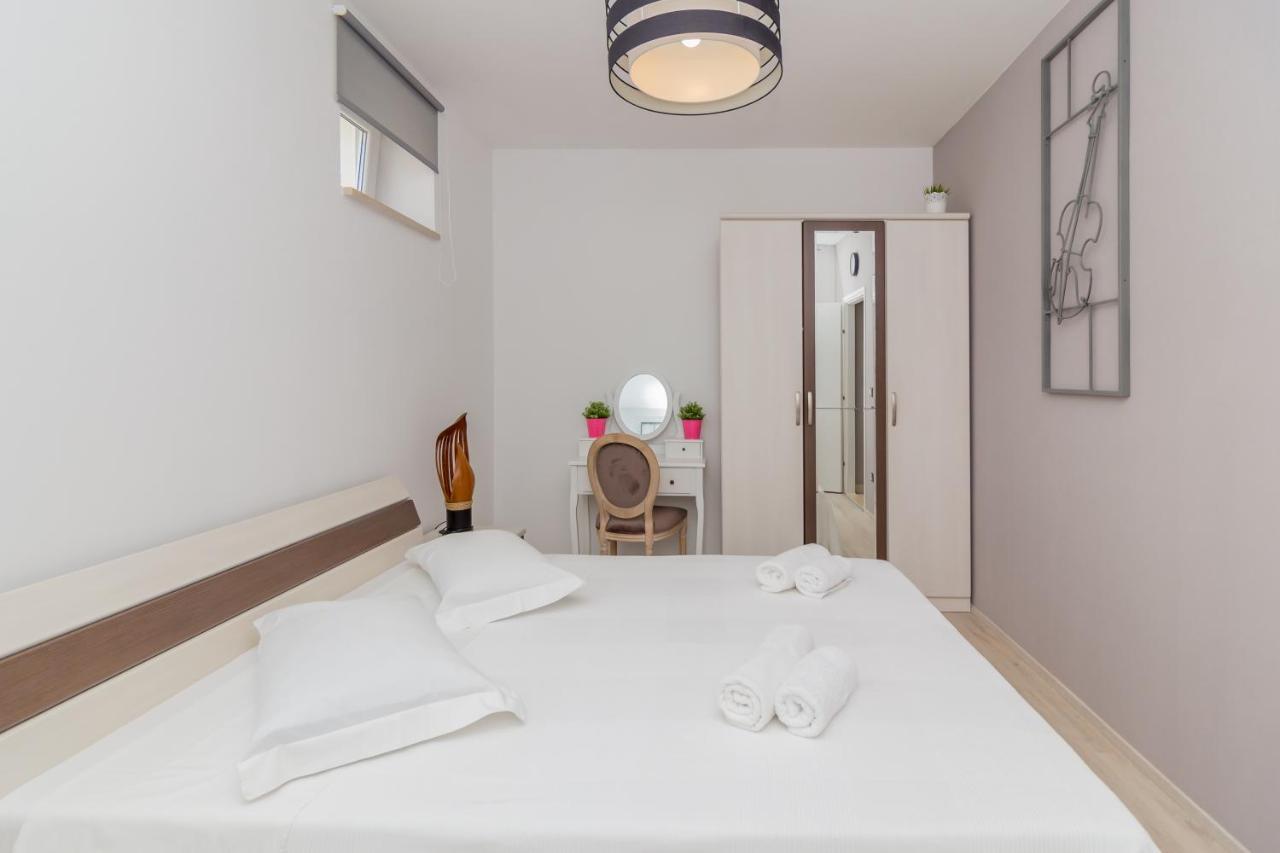 Apartment Box ポレッチ エクステリア 写真
