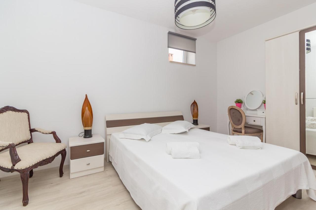 Apartment Box ポレッチ エクステリア 写真